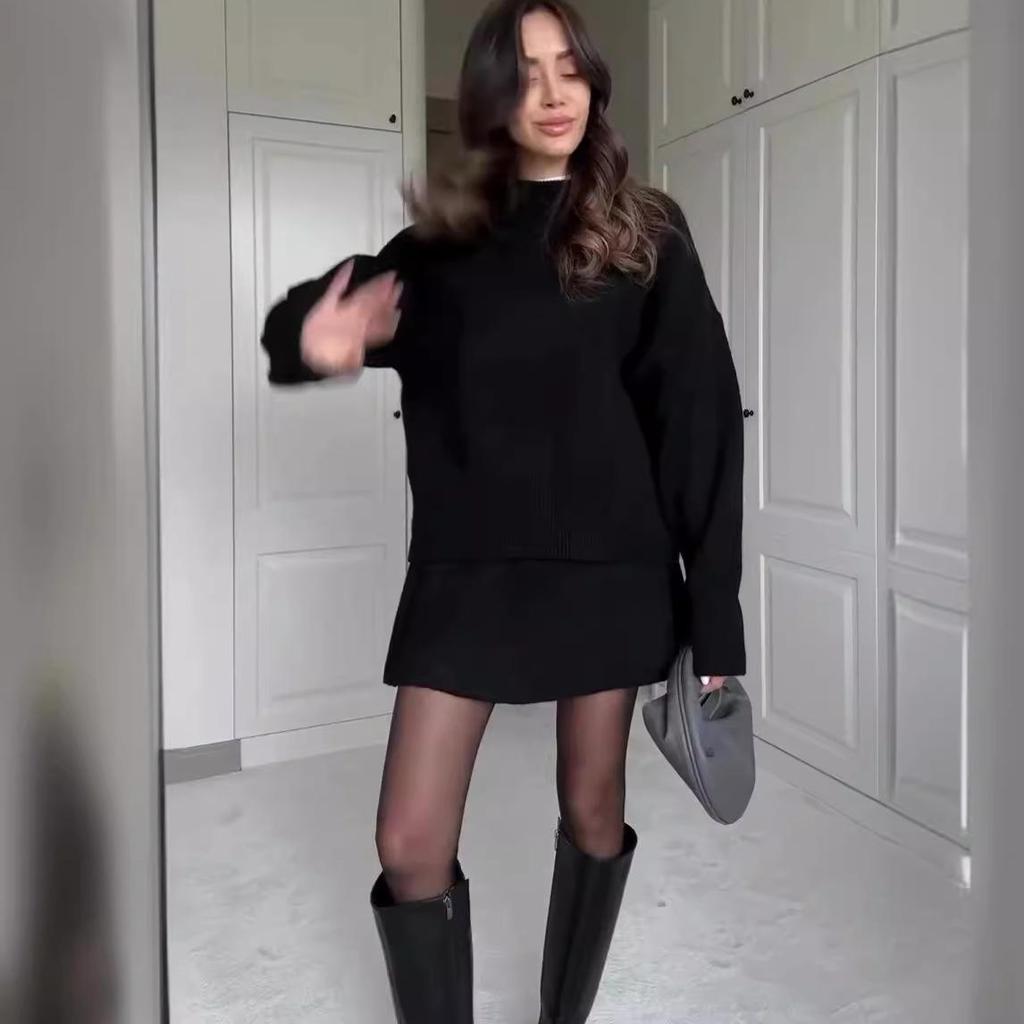 High-Quality Autumn 2024 European & American Casual Solid Color Knitted Short Skirt Set for Women