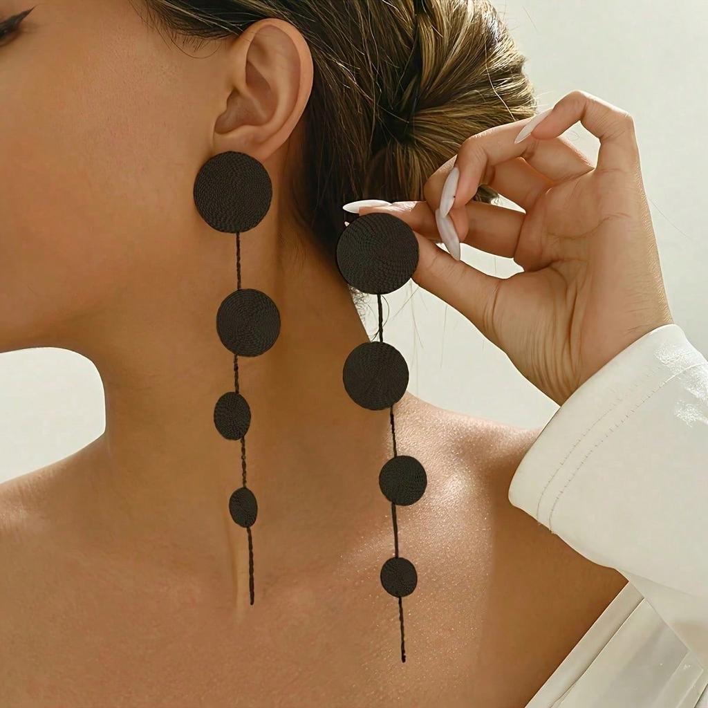 1 Pair Of Metal Round Patterned Long Tassel Earrings, Simple And Versatile Earrings To Decorate Face Shape And Temperament