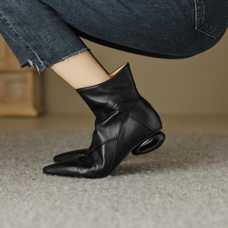 

Retro pointed thin boots women s medium thick heel temperament short boots versatile short tube autumn and winter new French fashion boots 39 чорний