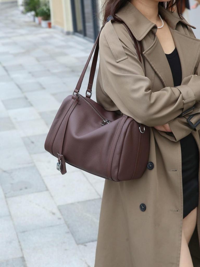 2025 Top Grain Cowhide Boston Handbag: Genuine Leather Crossbody Bag for Women, Lightweight with Large Capacity