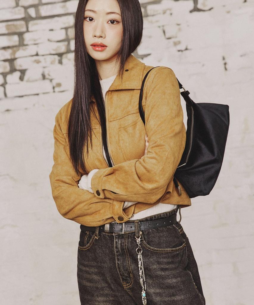 Milk Wave Velvet Pierce Tail Shoulder Bag [Black]