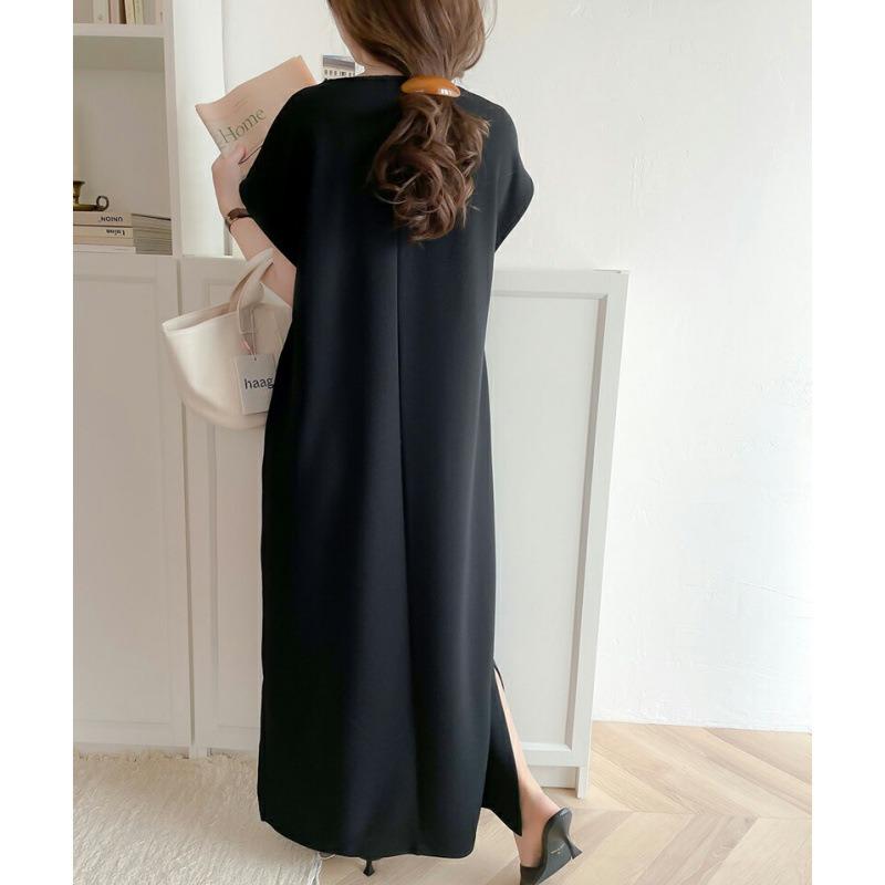 A Simple Pullover Summer Solid-color Dress with A Medium Length
