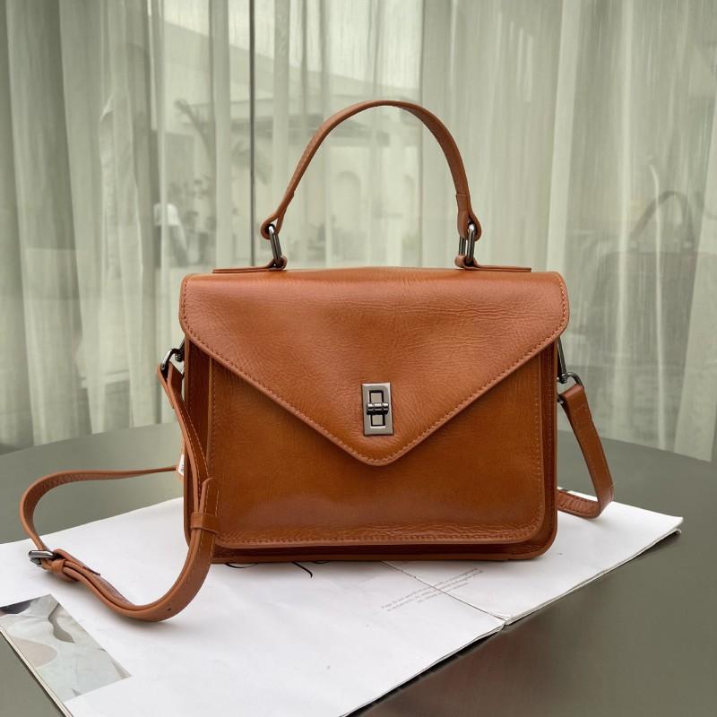 

Genuine Leather Women s Bag Simple Retro All-matching Large-capacity Portable Mailman Envelope Small Square Length 24cm wide 9cm high 18cm