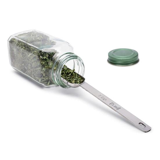 6 ks nerezové ocelové stupnice, měřicí čtverec, kořenící lžíce, naběračka, nástroje na pečení