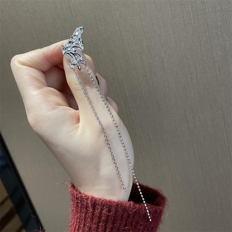 Cârlige de urechi elegante cu fluturi fără piercing cu ciucuri pentru femei