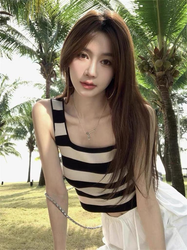 Korean Style Color Block Sleeveless Cropped Tank Top