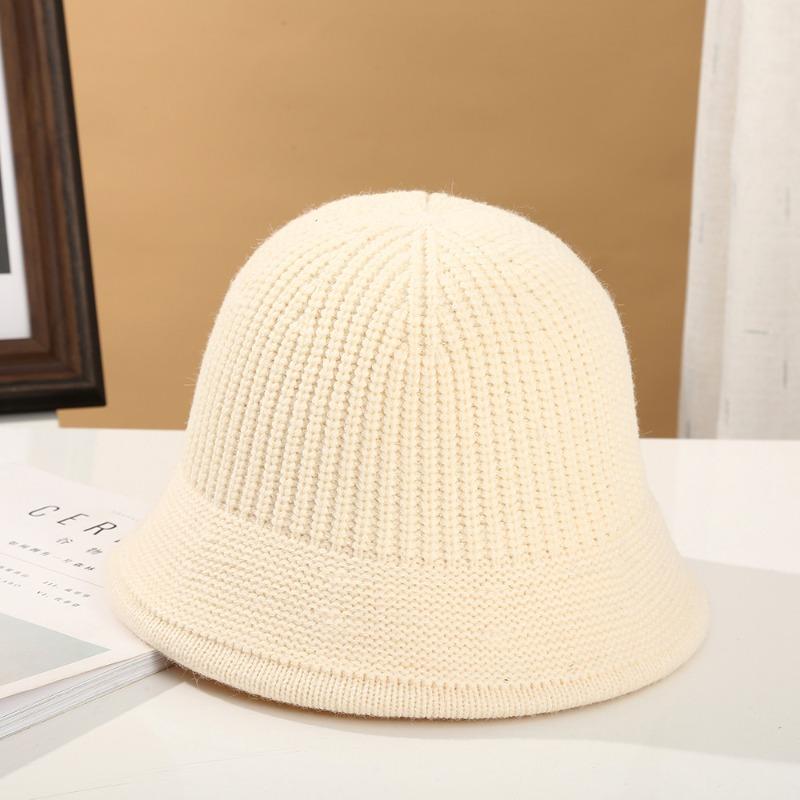 

Шапка женская осенне-зимняя вязаная панама корейского производства модная утепленная рыбацкая шапка белый