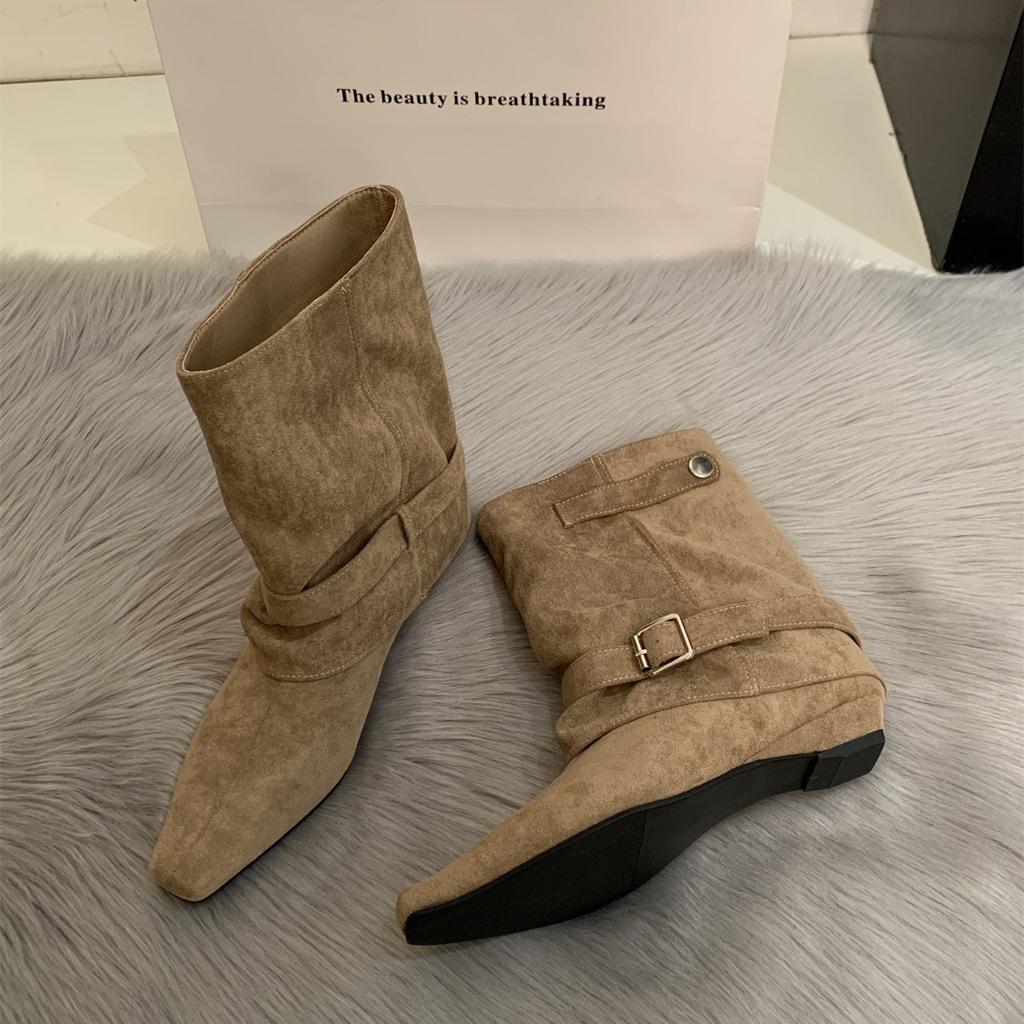 Wasteland retro belt buckle soft leather trouser boots women's new pointed temperament short boots medium tube knight boots tide