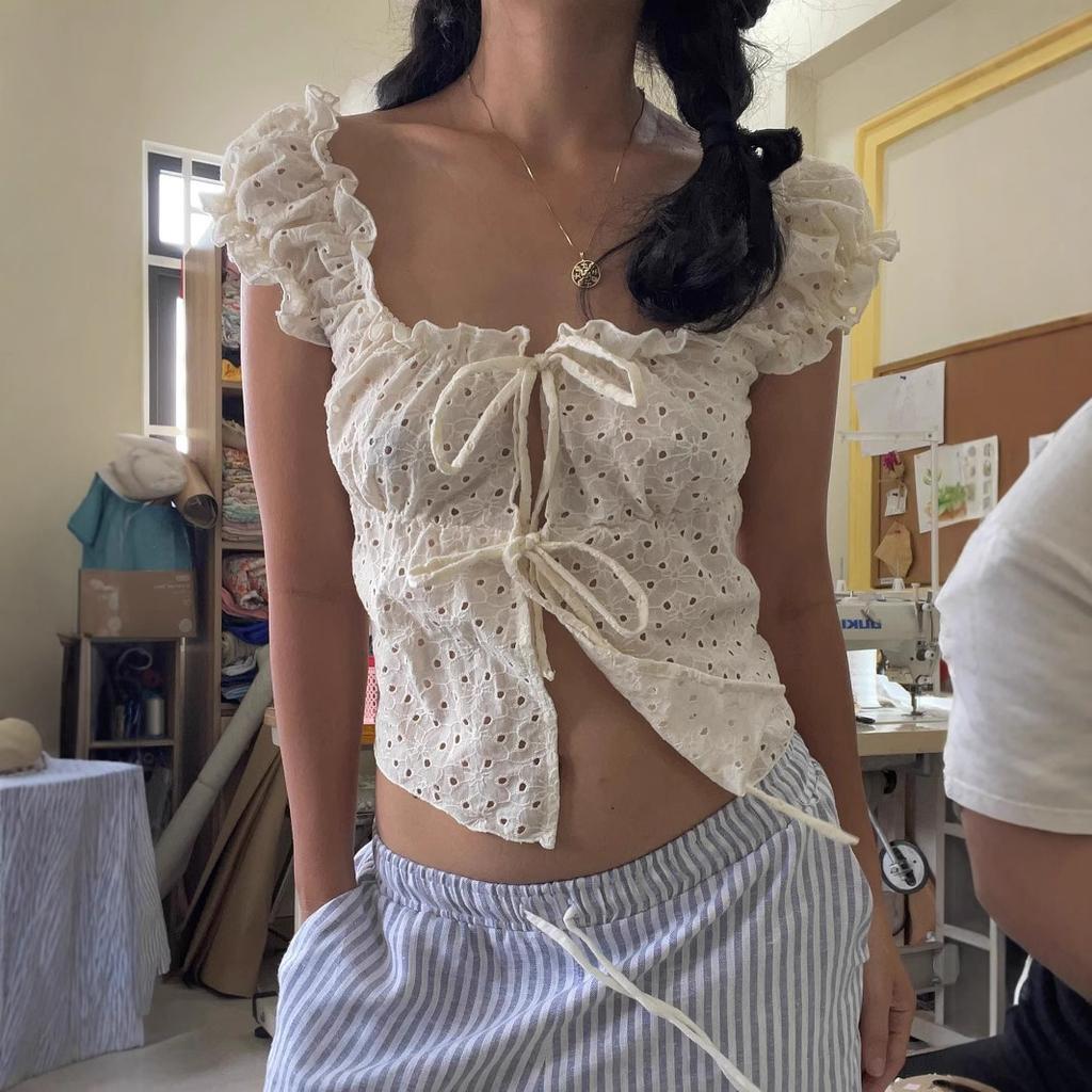 Sladký a pikantní styl Žakárový dutý popruh Čtvercový výstřih Krátký top s puf rukávy Dívčí Černé uši Omlazující Všestranný Pupík Krátké rukávy