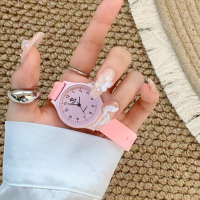 Spezielle Uhr für Prüfungen Weibliche High-School-Schüler Zeiger Klasse Um die Zeit zu sehen Jugend Campus Gesichtskontrolle Weiß Milchtee Farbe