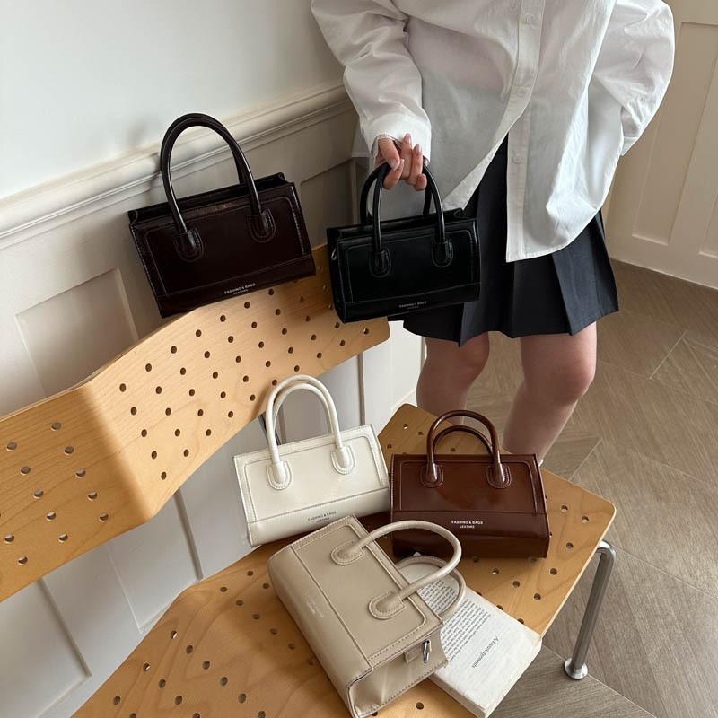 Niche casual simple bag messenger bag women's new daily shoulder bag fashionable retro handbag