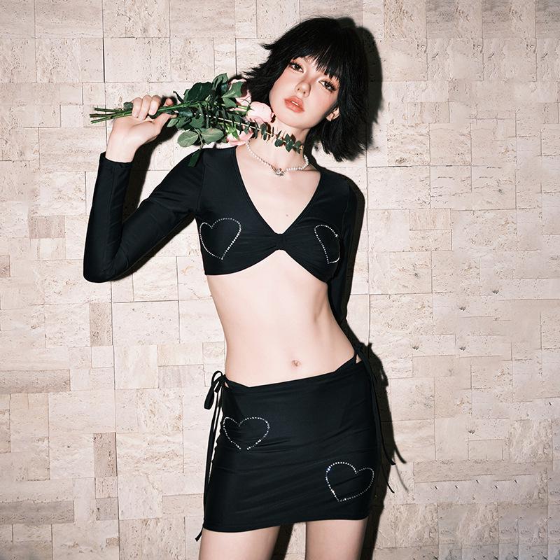 

Корейский стиль трехпредметное однотонное бикини с юбкой и накидкой с длинным рукавом. Extra Large