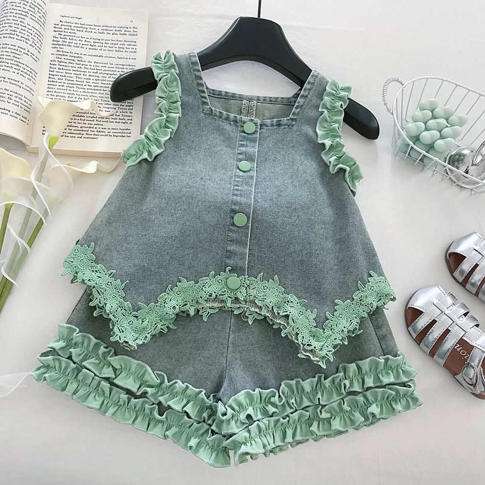 

Летний комплект для девочек из кружевного денима - жилет без рукавов и шорты 130 cm