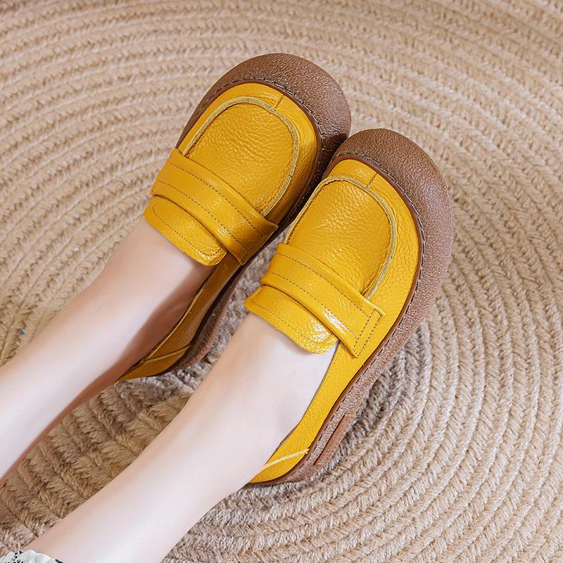 Women's shoes leather medium and new pedal soft sole non-slip comfortable leather shoes mother single shoes flat bottom retro