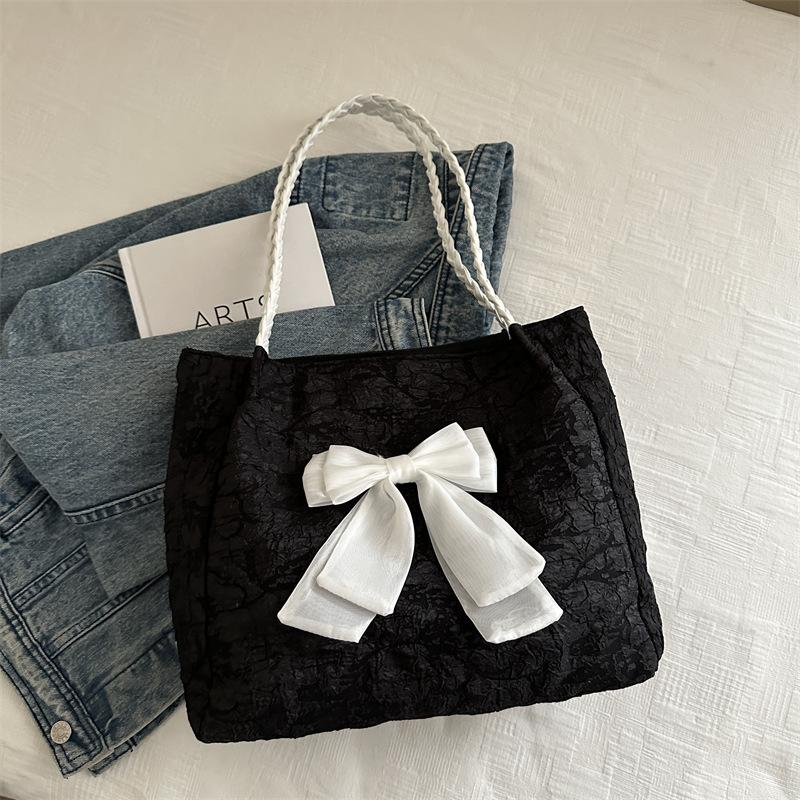Bow Fashion Large Capacity Shoulder 2025 Summer New This Year Popular Leisure Bag Niche Design Tote Bag