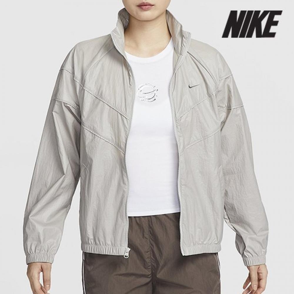

Nike Women S Jacket C11 Hm9761 014 Women S Windrunner looSe Woven Jacket 80S