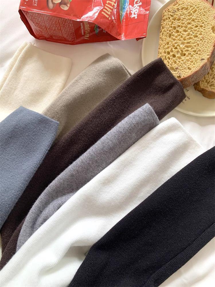 Soft Glutinous Semi-High Neck Velvet Pullover: Slimming Long-Sleeve Knitted Sweater for Autumn