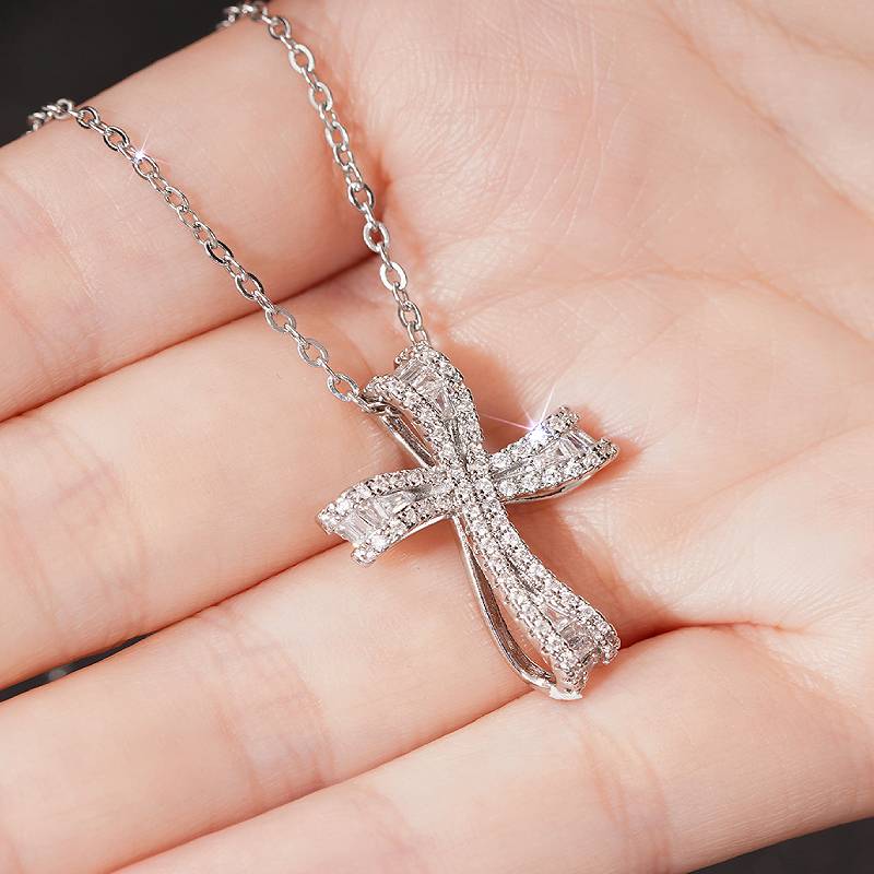 

Huitan Bowknot Design Pendant Necklace for Women Wedding Party Engagement Daily Versatile Inlaid Shiny CZ Trendy Accessories