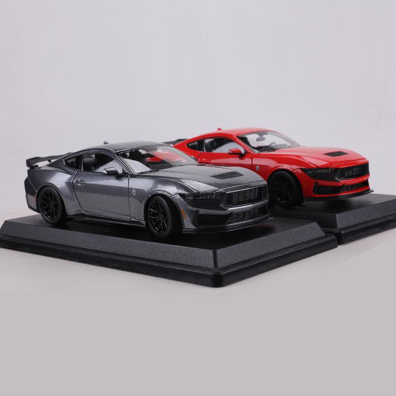 Maisto 1:24 2024 Ford Mustang Dark Harse Die-cast Alloy Car Model Toy Collectible Ornament