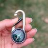 1Pc Outdoor Tactical Survival Equipment Multifunctional Compass Compass Compass Compass Alloy Mountaineering Buckle Keychain Compass Quick Hanging