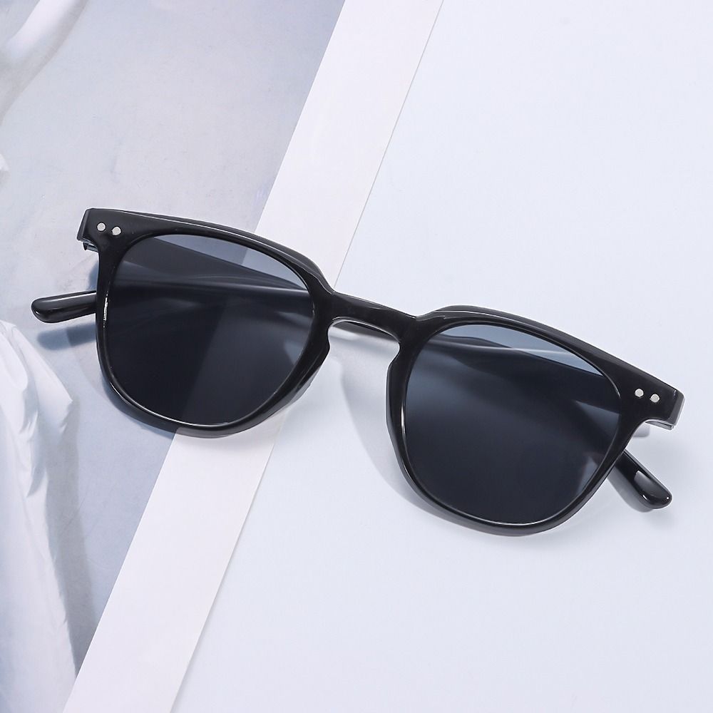 Vintage Square Sunglasses Women Men UV400 Protection Black Fashion Shades Unisex Eyewear