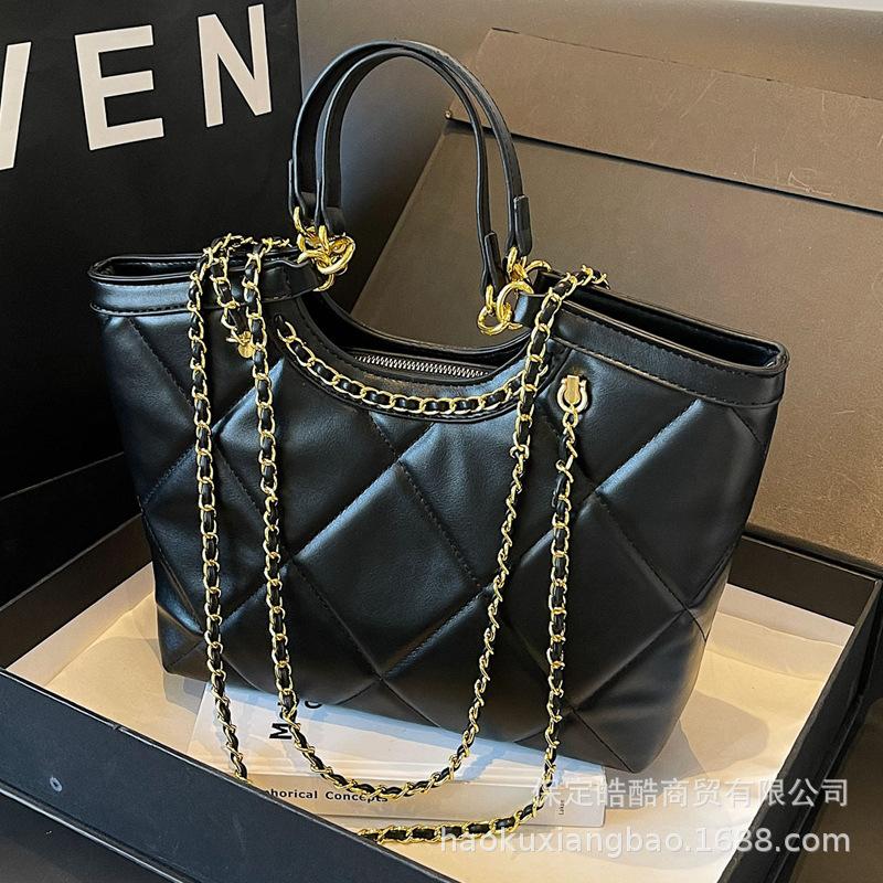 Premium diamond chain bag women's 2025 new trendy summer shoulder underarm bag large capacity popular tote bag