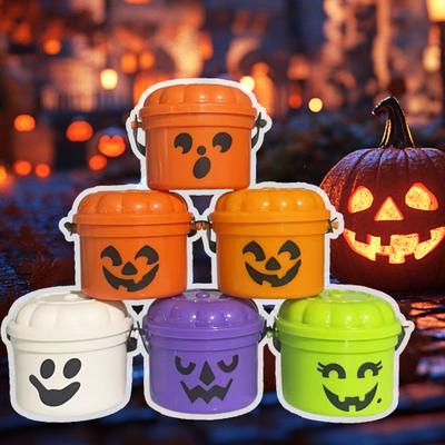 Mini Halloweenský kyblík na sladkosti Strašidelný duch Dýně Kyblík na sladkosti Plastové misky na sladkosti s víkem a držadlem pro koledu nebo koledu Halloweenské párty dárky