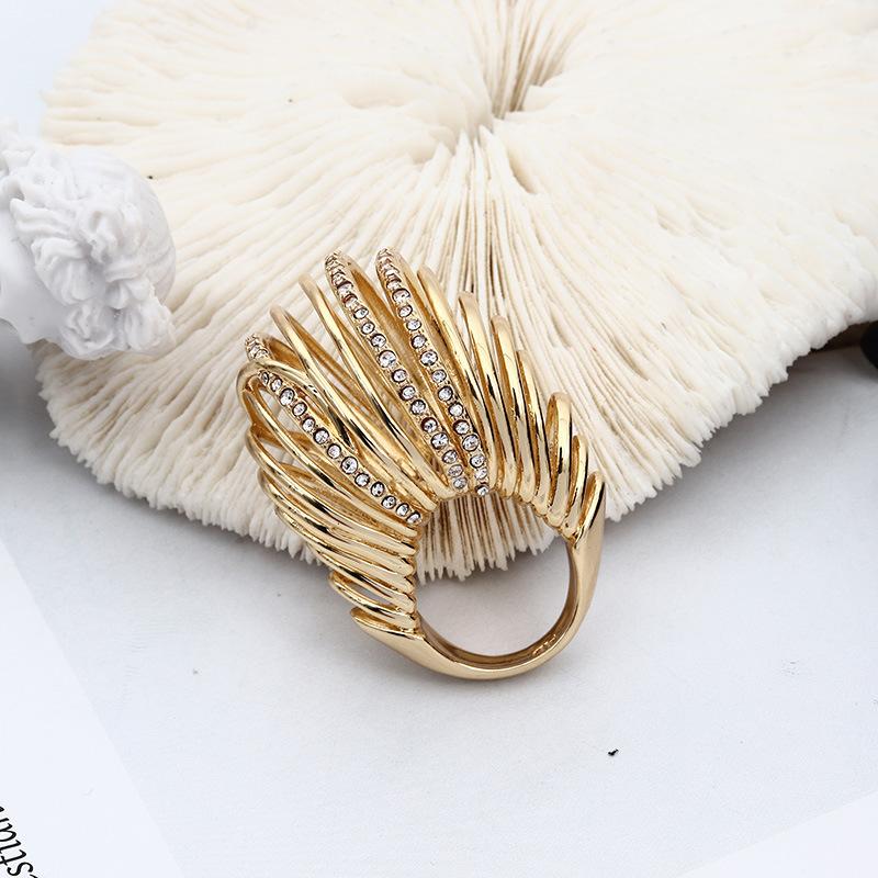 New Style Earrings Ring and Fashion Brooch Vintage Necklace