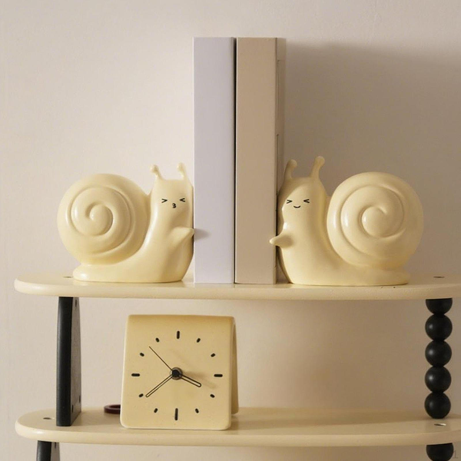 

2 Pieces Decorative Bookends Book Holder Stopper Crafts Non Slip Collectible Birthday Gift Cute білий