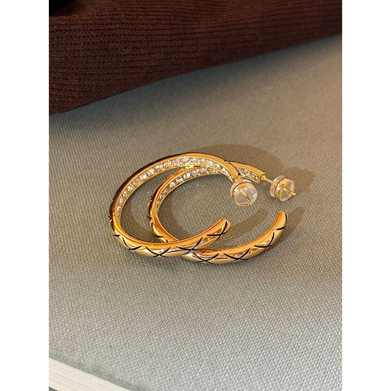 Western Classy Style Diamond Plaid Big Hoop Earrings Female Accessible Luxury Special-Interest Design Fancy Stud Earrings Vintage Ear Jewelry