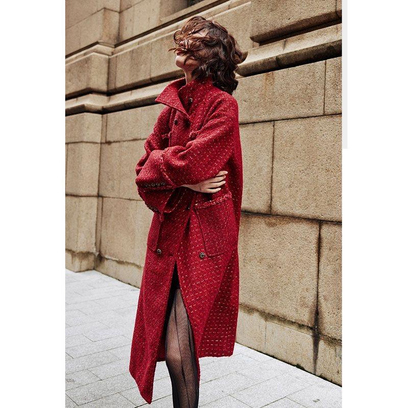 

Рождественско-новогоднее красное маленькое ароматное пальто средней длины