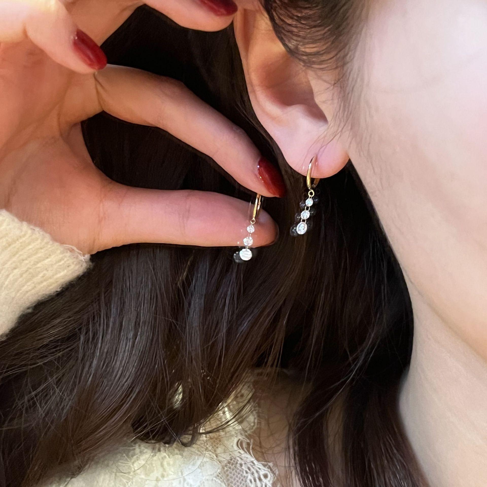 

Starry Rain Water Droplet Tassel Earrings Earrings Buckle Exquisite Sweet and Unique Design Premium Earrings Female золотой
