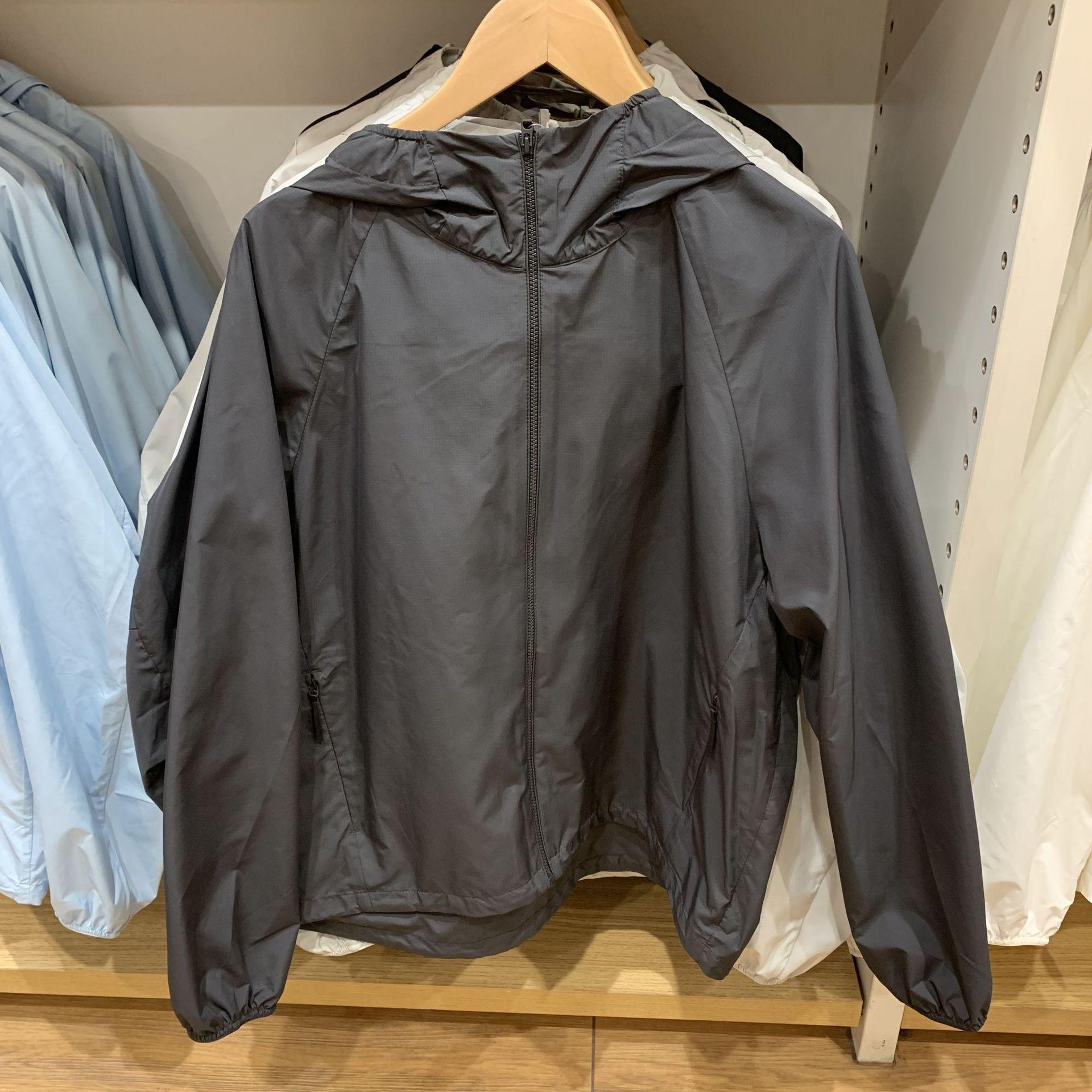 

Летняя женская легкая водоотталкивающая куртка с капюшоном, защита от солнца Extra Large