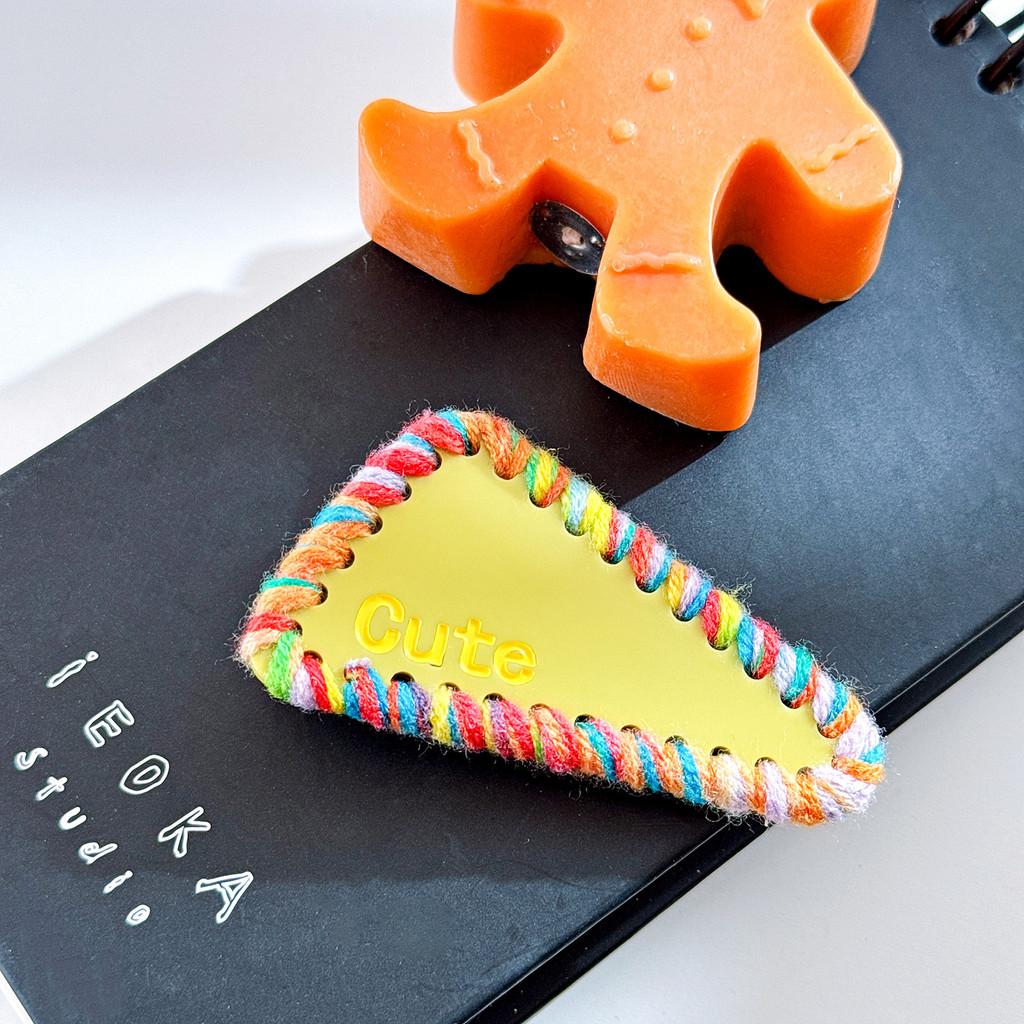 

Charming And Unique Fuzzy Hair Claw Featuring Geometric Designs For Winter Fashion TriangleCyan