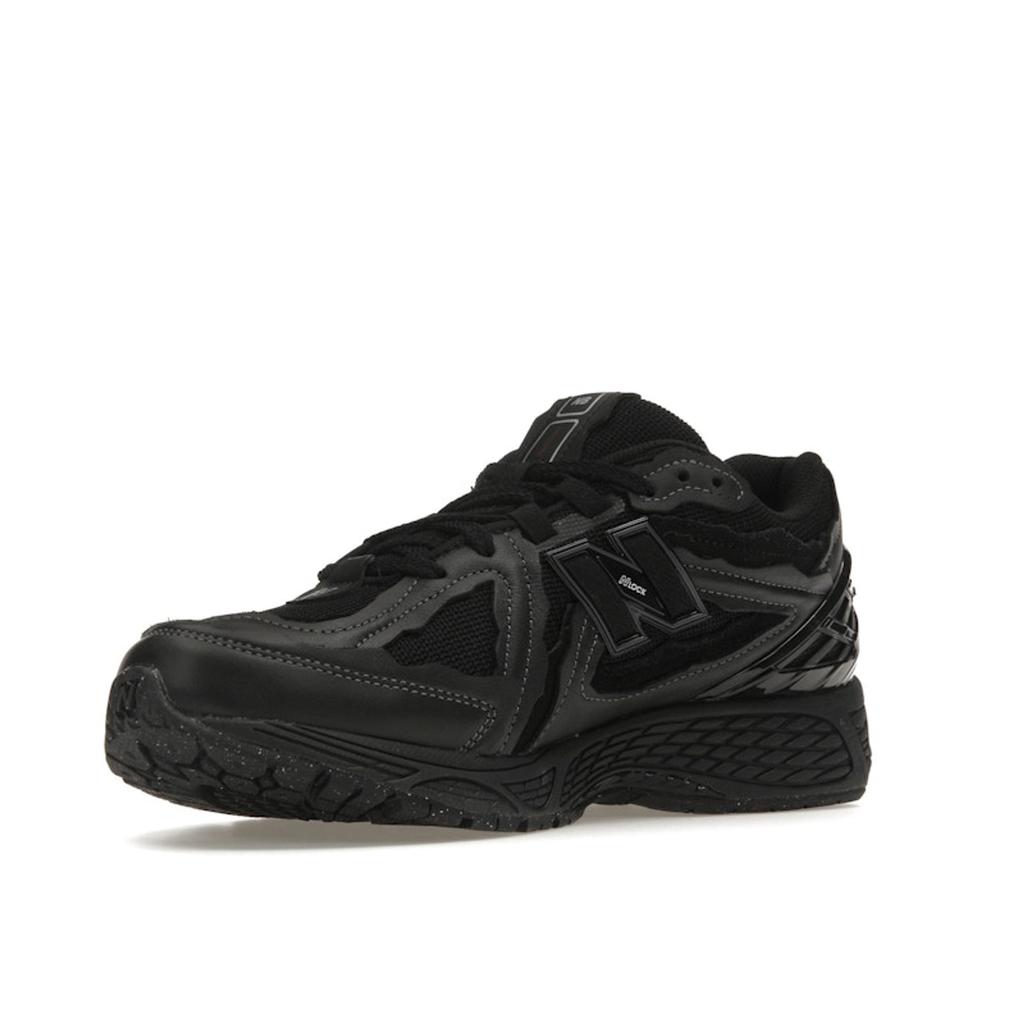 New Balance 1906D Protection Pack - Triple Black Unisex Sneakers Silver-Metallic Crimson M1906DF