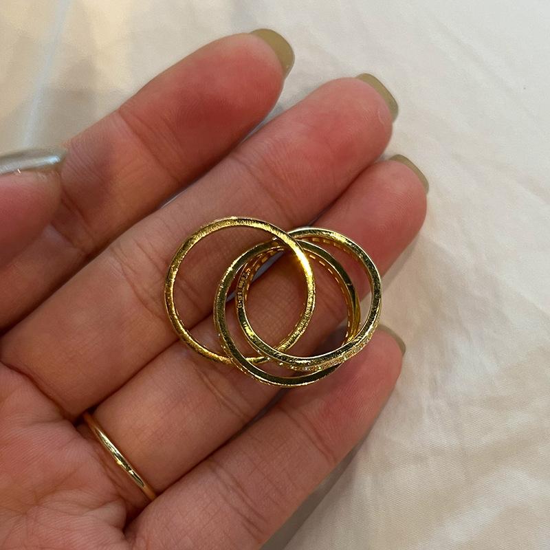 Klassische funkelnde Diamanten eingelegt drei Kreis integrierter Ringlicht Luxus übertriebene Mode Ringe für Frauen Bankett