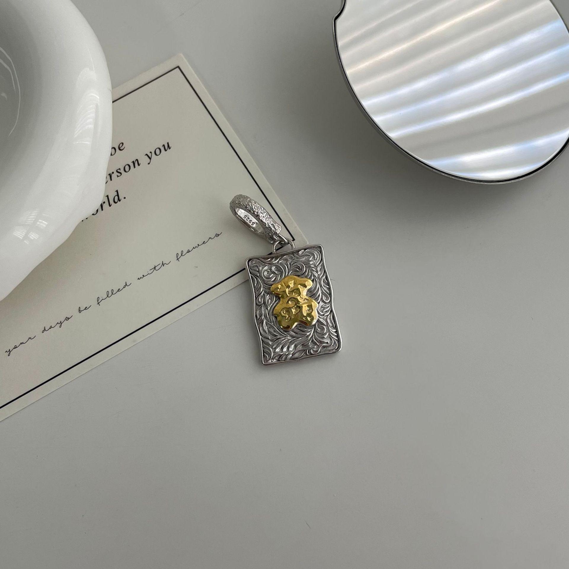 

Gold-Plated Sterling Silver Teddy Bear Square Pendant with Arabesque Pattern - Trendy Color Blocking Necklace 925 Silver
