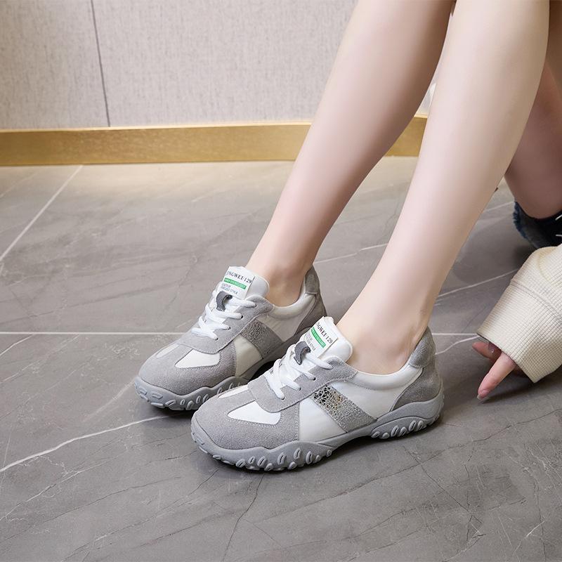 Leder dicksohlige Leder Deutsche Trainingsschuhe Damen 2025 neue Spleiß-Freizeit-kleine weiße Schuhe Damen weichsohlige rutschfeste Forrest Gump Schuhe