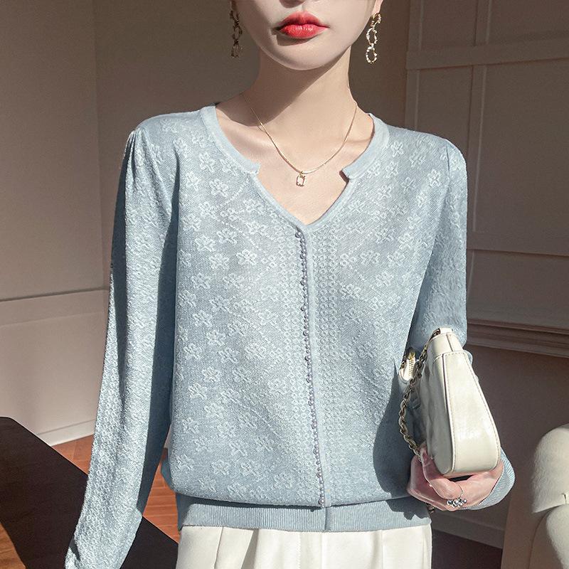

Весенне-осенний женский свитер с V-образным вырезом, кружевными вырезами и жемчужными пуговицами, базовый M
