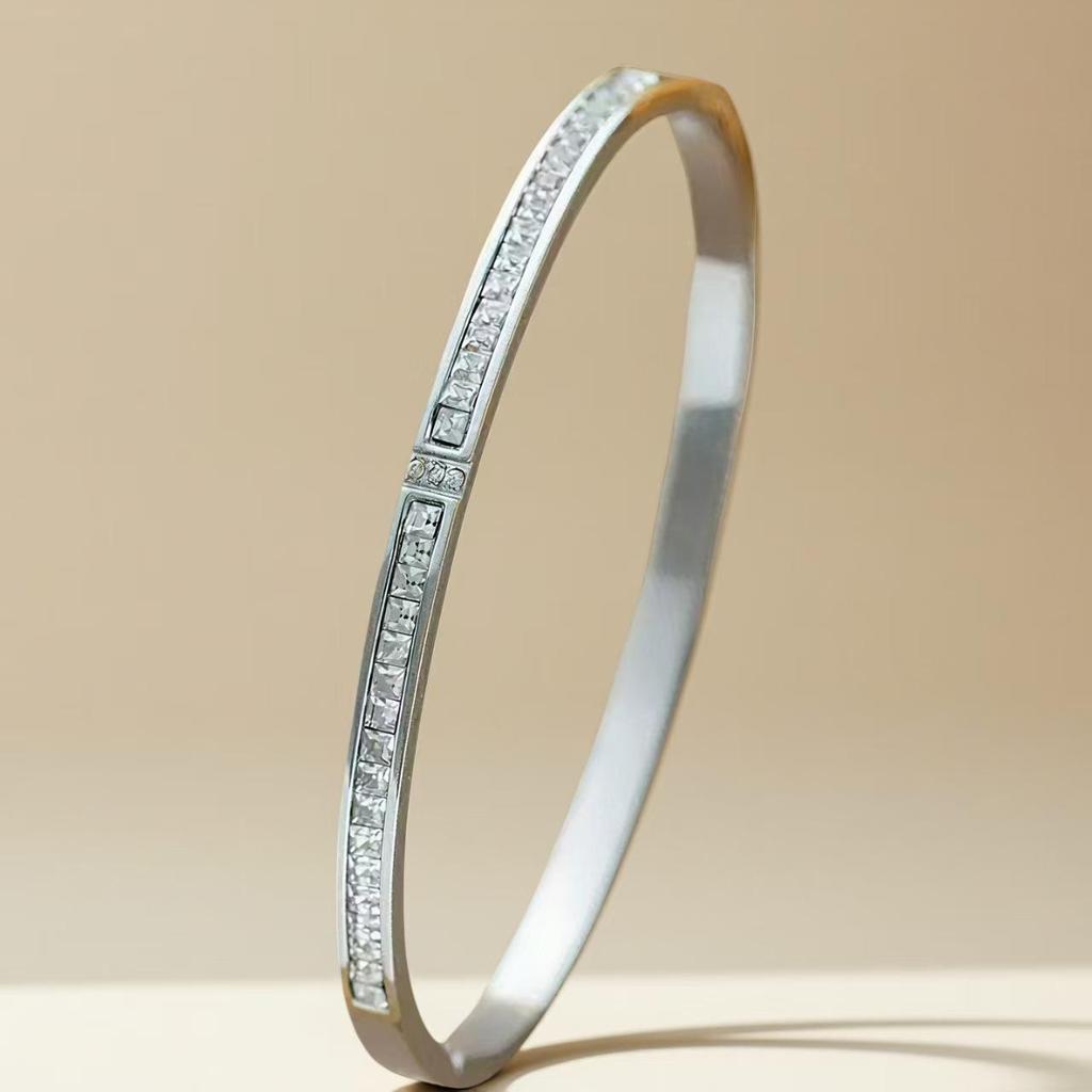 Women's Titanium Steel Bracelet with Inlaid Diamonds - Elegant Starry Design, Non-Fading, INS Style, High-End Full Diamond Bangle.