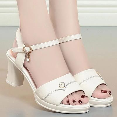 Damenschuhe – Sandaletten