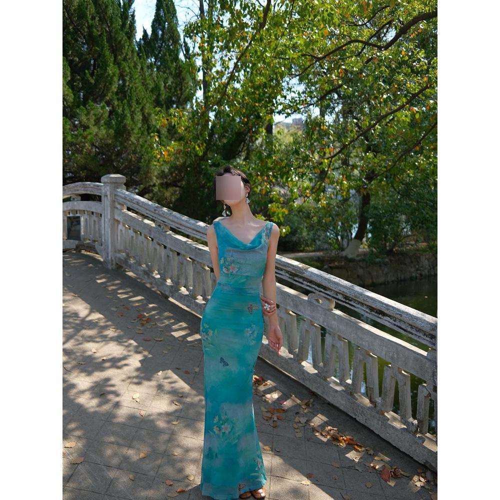 Dámské horké letní temperamentní šaty se šálovým límcem, s potiskem motýlů, ze síťoviny, v pase štíhlé, bez rukávů, obepínající boky, dlouhá sukně