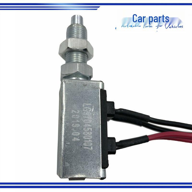 Sinotruk Howo Light Truck Commander Brake Light Sensor LG9704580107
