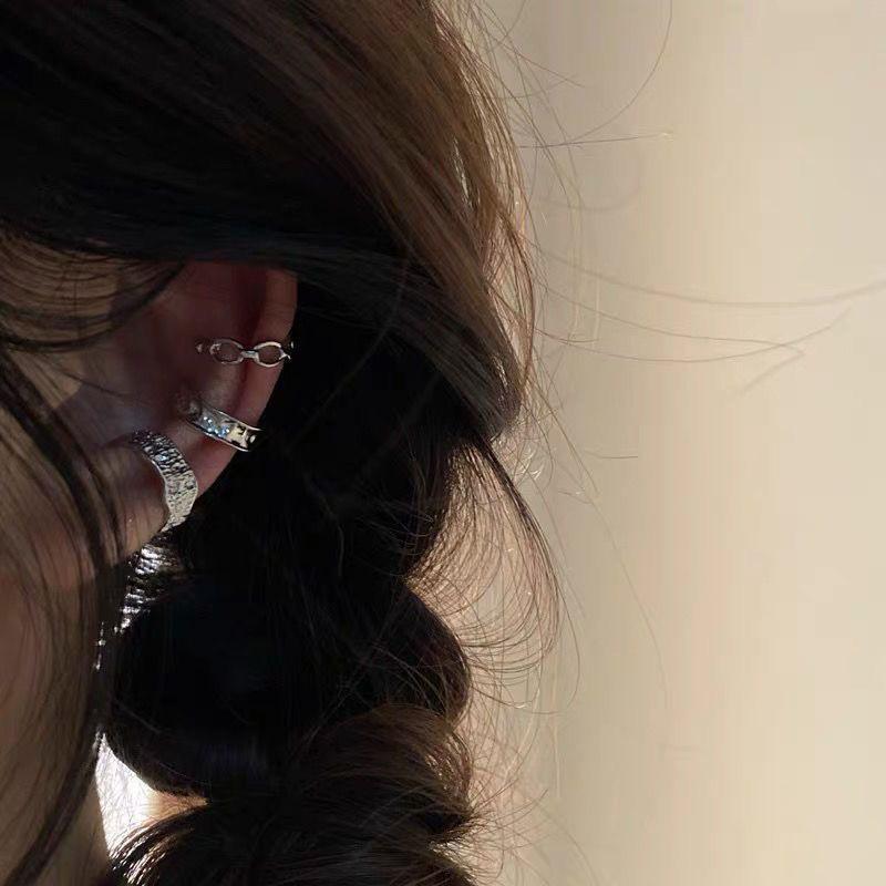 Korean Style Tassel Butterfly Ear Cuff: Exquisite No-Piercing Clip-On Earrings for Women