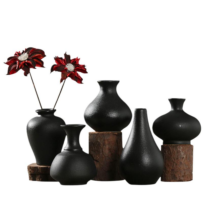 Zen Style Black Ceramic Mini Vase for Dried Flowers – Retro Chinese/Japanese Decor Ornament