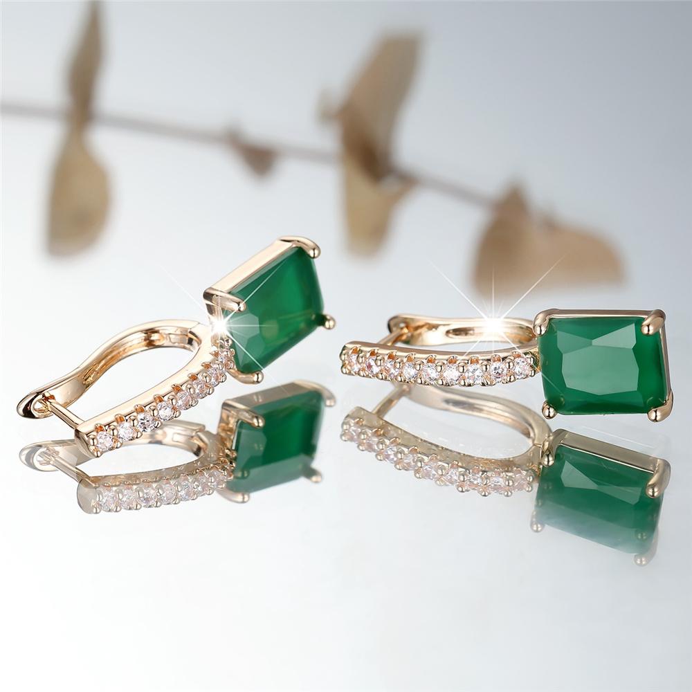 Süße weibliche weiß-grüne Zirkonstein-Creolen Luxuriöser goldfarbener Hochzeitsschmuck für Frauen