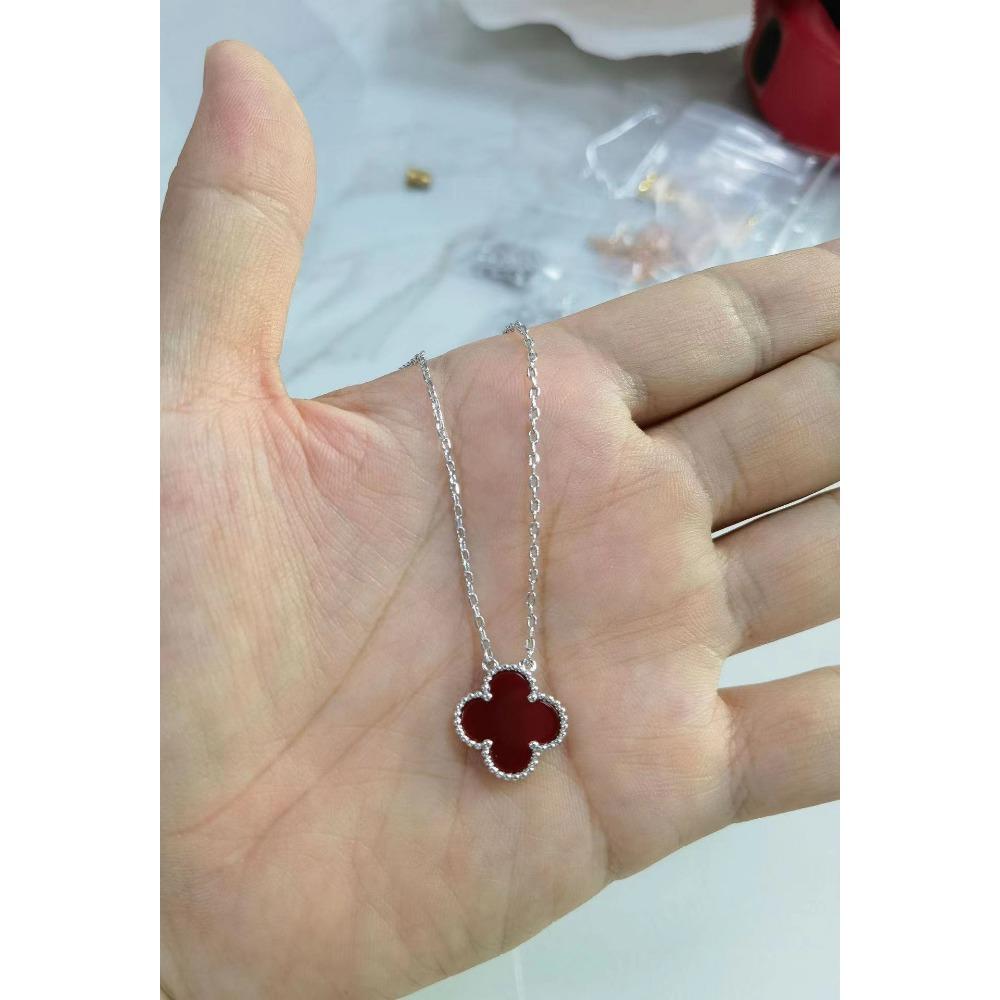 High-end Four-leaf Clover Necklace for Women 18K Rose Red Chalcedony Agate Natural White Shell Pendant Clavicle Chain