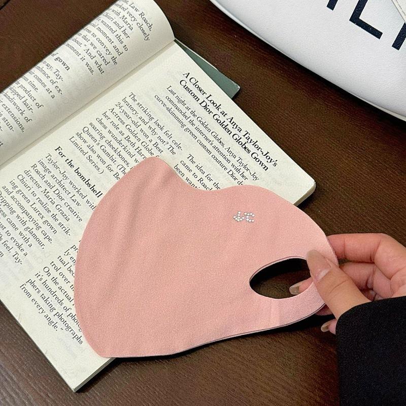 

Autumn/Winter German Velvet Hyaluronic Acid Cycling Mask - Unisex, Warm, Breathable, Windproof, UV Protection рожевий
