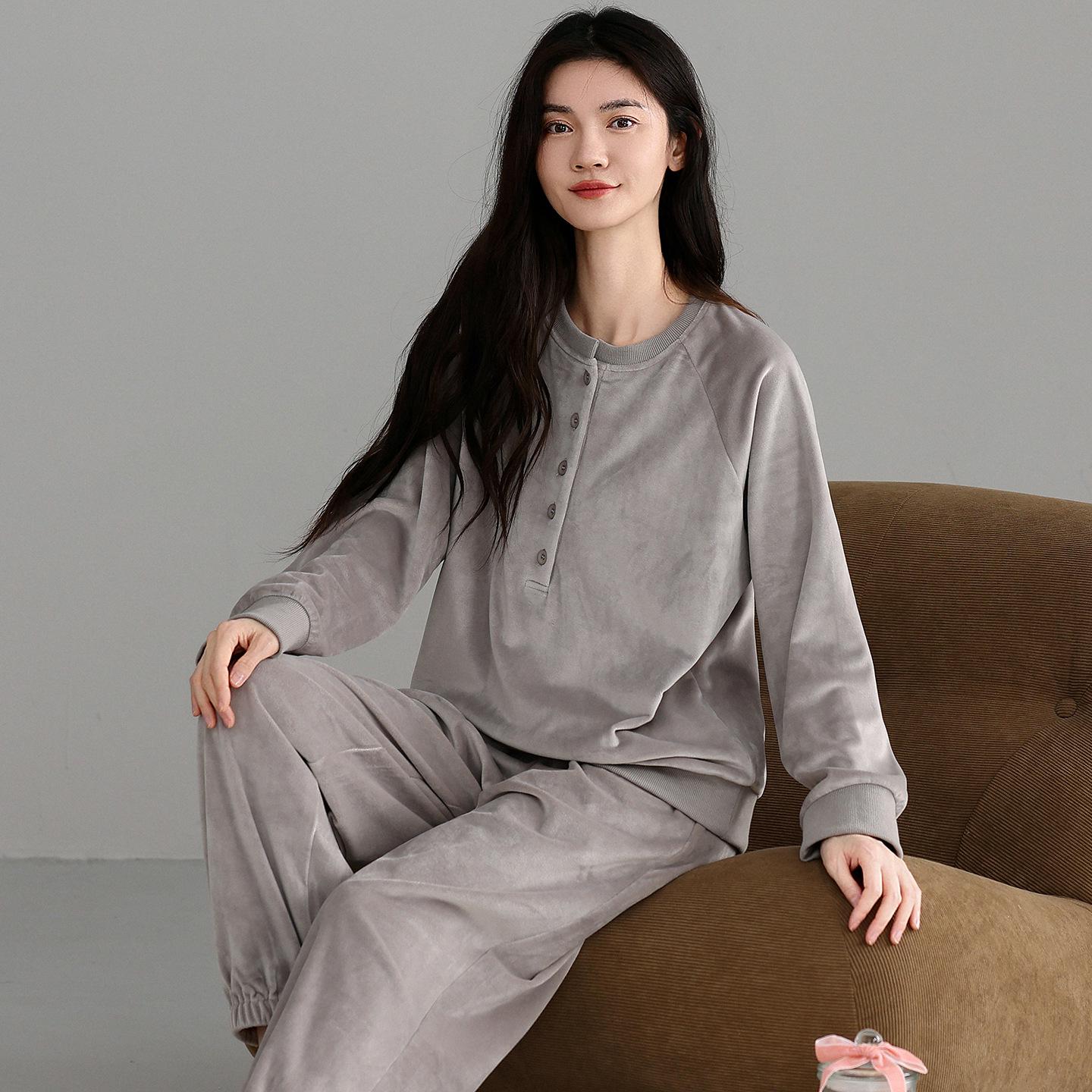 

Women s Sea Island Velvet Pajama Set: Long-Sleeve, Long Pants, Casual Homewear for Autumn and Winter, Suitable for All Ages. M (Height 155-160cm, Weight 80-100kg)