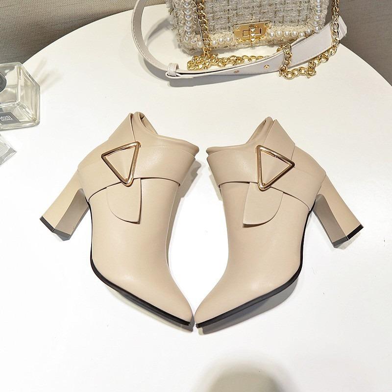 Neue hochhackige Stiefel für Damen im Herbst und Winter mit dicken Absätzen und spitzen Stiefeletten